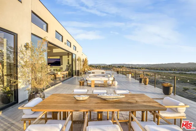 $22,000 | 22570 South Summit Ridge Circle, Chatsworth, CA 91311