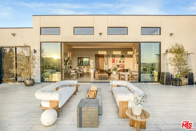 $22,000 | 22570 South Summit Ridge Circle, Chatsworth, CA 91311