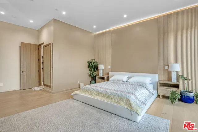 $22,000 | 22570 South Summit Ridge Circle, Chatsworth, CA 91311