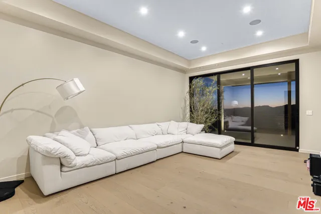 $22,000 | 22570 South Summit Ridge Circle, Chatsworth, CA 91311