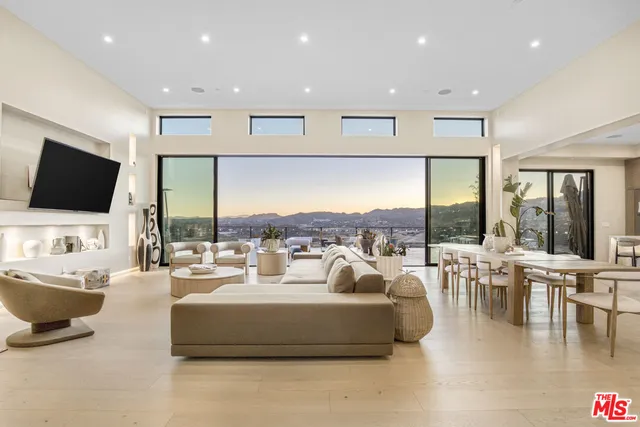 $22,000 | 22570 South Summit Ridge Circle, Chatsworth, CA 91311