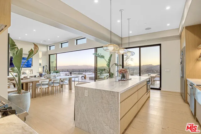 $22,000 | 22570 South Summit Ridge Circle, Chatsworth, CA 91311