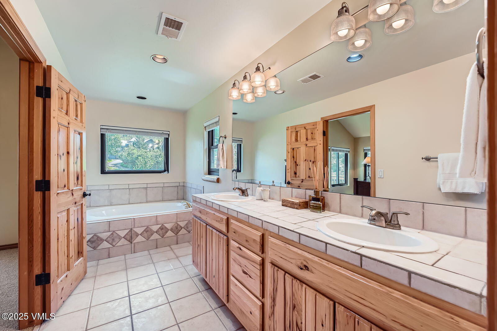 1140 June Creek Road Edwards, CO 81632 - Photo 13 of 24 1140 June Creek Road - Web Quality - 015