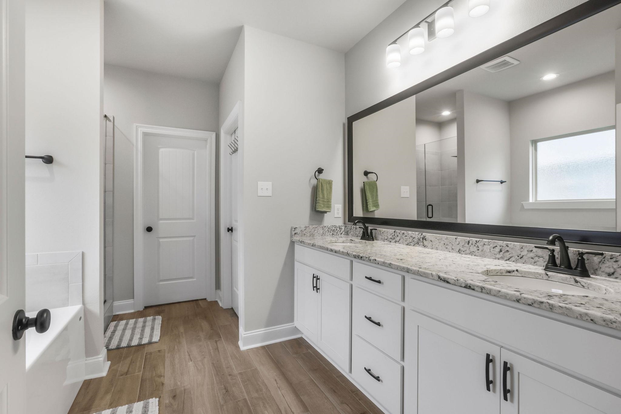 9988 Chipper Lane Foley, AL 36535 - Photo 15 of 26 Bathroom