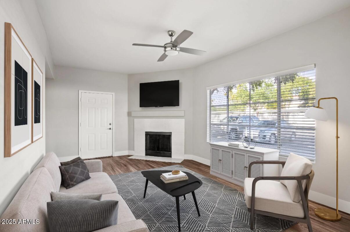 1250 West Grove Parkway, Unit 1 Tempe, AZ 85283 - Photo 2 of 12 Living Room