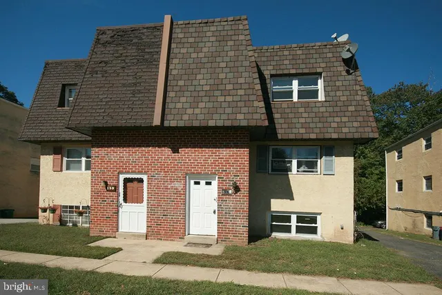 $375,000 | 157 Meadowbrook Lane, Brookhaven, PA 19015