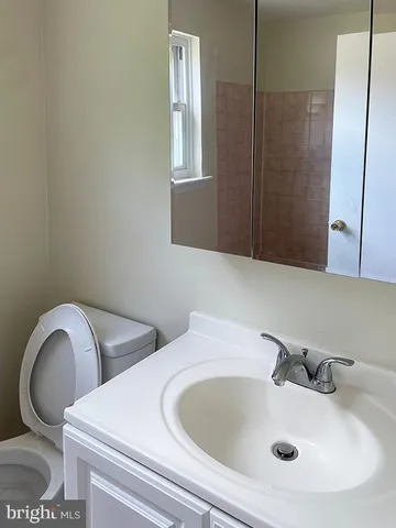 $375,000 | 157 Meadowbrook Lane, Brookhaven, PA 19015