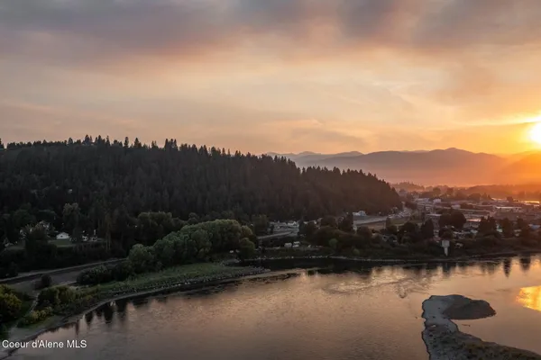 $815,000 | 6955 Apple Alley, Bonners Ferry, ID 83805