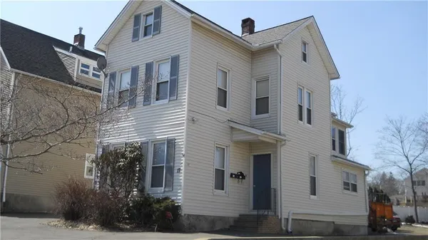 $1,995 | 17 Lake Avenue, Unit 2, Danbury, CT 06810