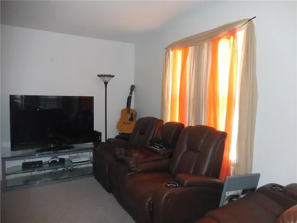 $1,995 | 17 Lake Avenue, Unit 2, Danbury, CT 06810