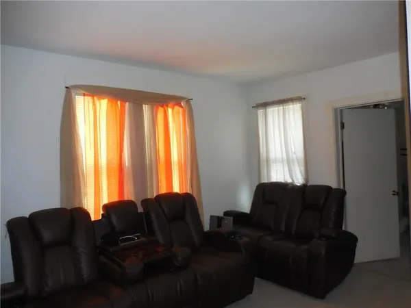 $1,995 | 17 Lake Avenue, Unit 2, Danbury, CT 06810