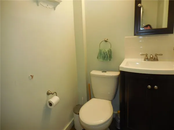 $1,995 | 17 Lake Avenue, Unit 2, Danbury, CT 06810