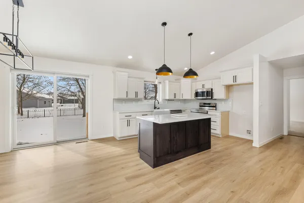 $499,900 | 1902 Brooklyn Place, Holmen, WI 54636