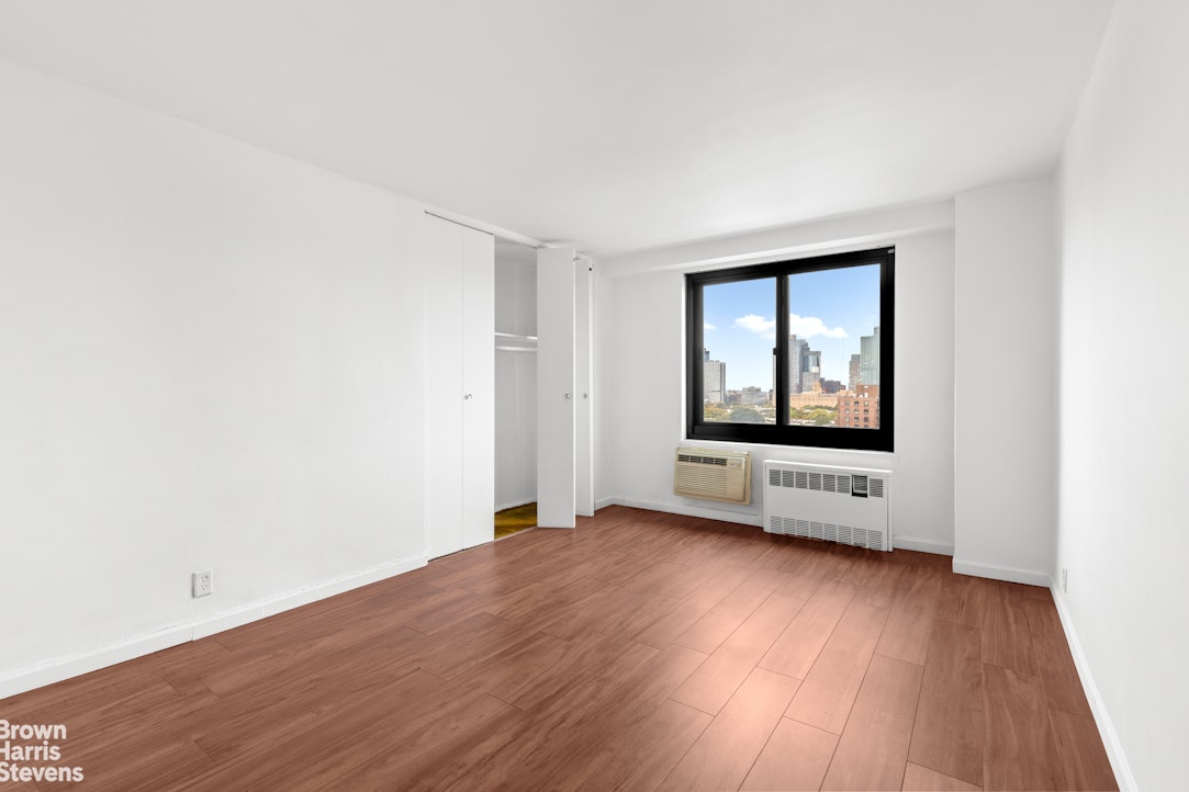 185 Hall Street, Unit 1710 Brooklyn, NY 11205 - Photo 6 of 9