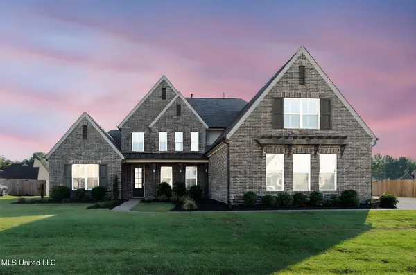 $599,900 | 7198 Harrier Drive East, Olive Branch, MS 38654