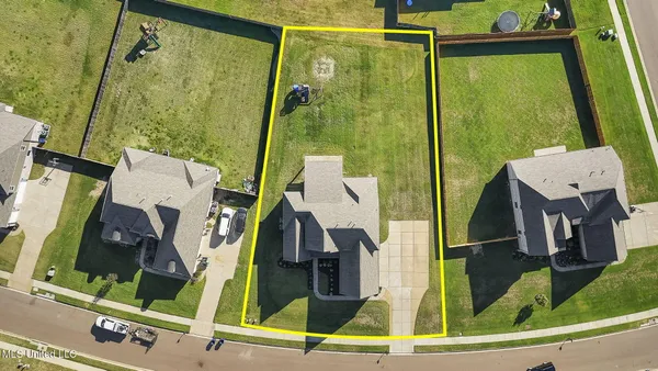 $599,900 | 7198 Harrier Drive East, Olive Branch, MS 38654