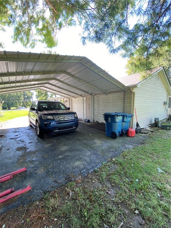 9640 Vandergriff Road Indianapolis, IN 46239 - Photo 6 of 34