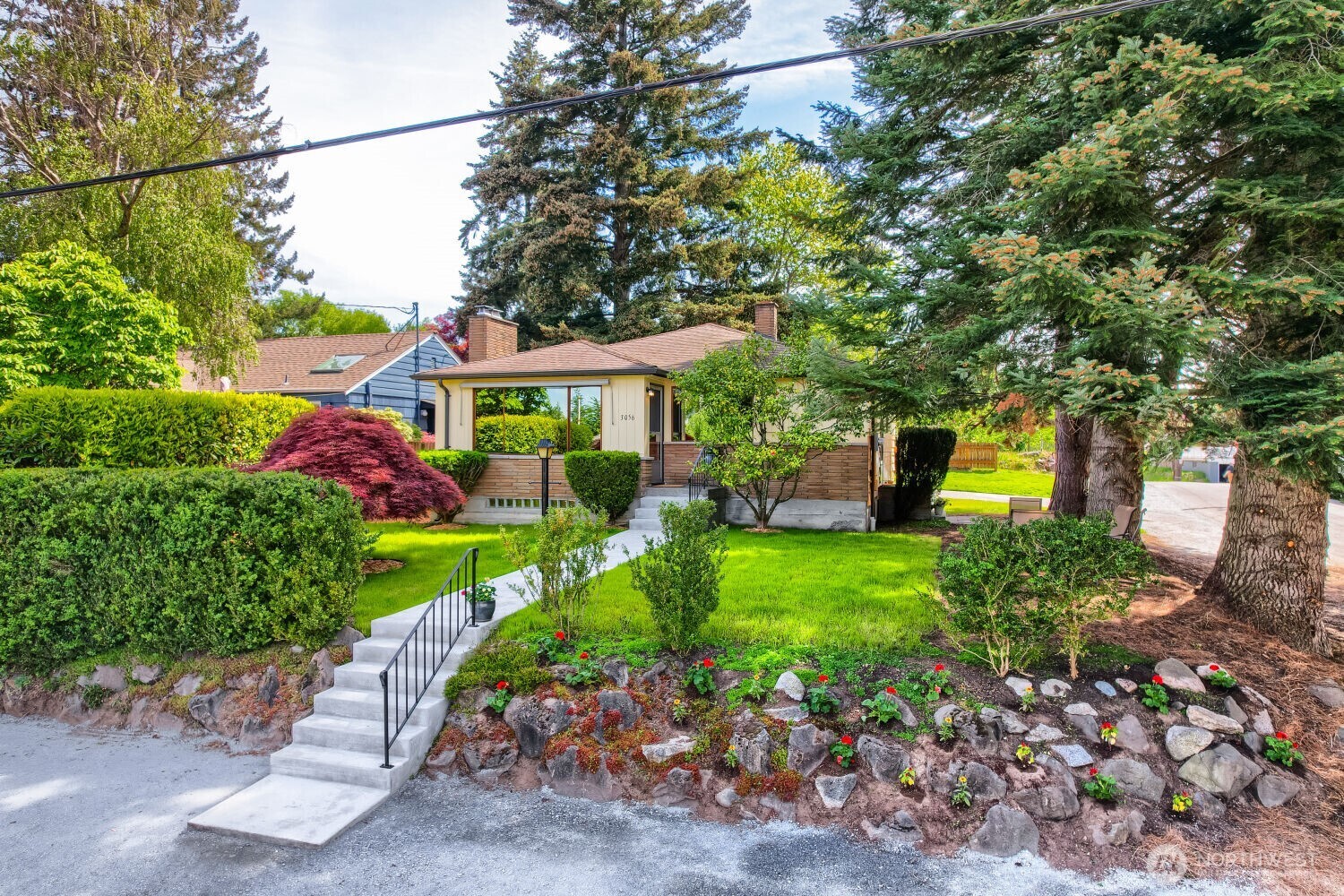 3056 50th Avenue Southwest Seattle, WA 98116 - Photo 2 of 38