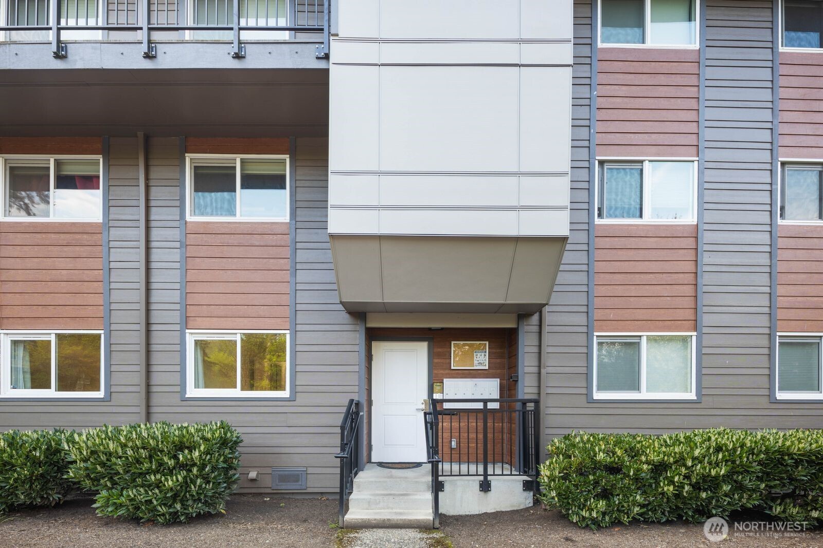 210 Southwest Clark Street, Unit A103 Issaquah, WA 98027 - Photo 4 of 35