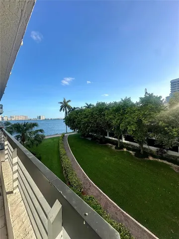 $2,900 | 19101 Mystic Pointe Drive, Unit 302, Aventura, FL 33180