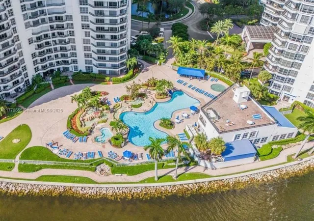 $2,900 | 19101 Mystic Pointe Drive, Unit 302, Aventura, FL 33180