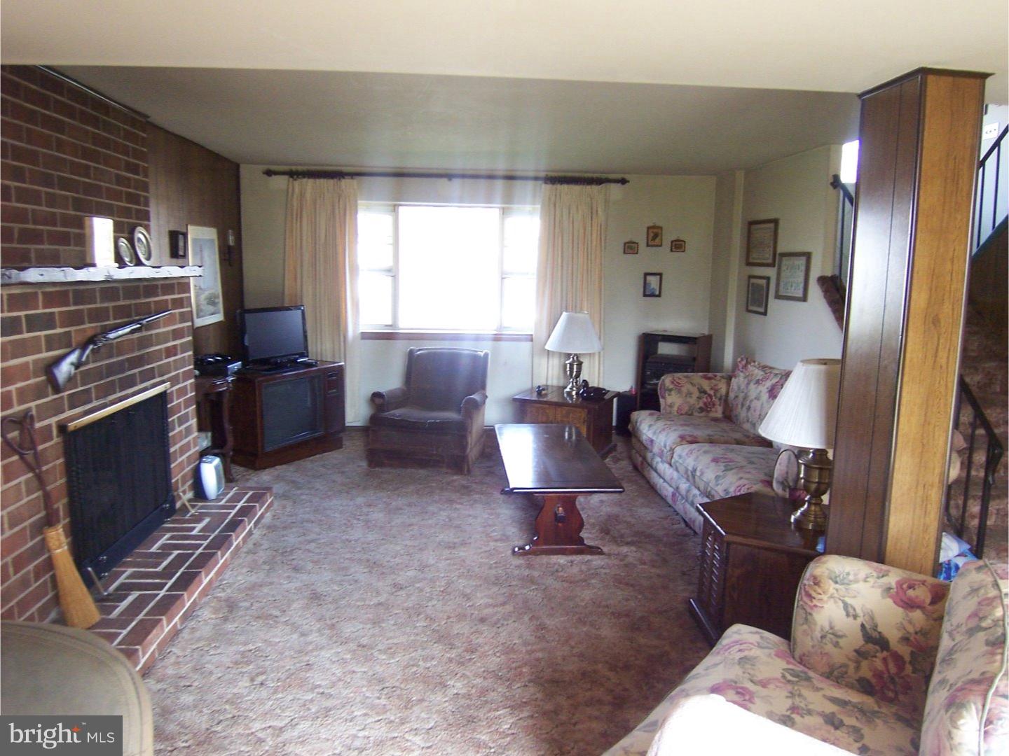 518 Schick Road Aston, PA 19014 - Photo 15 of 22 Family Room