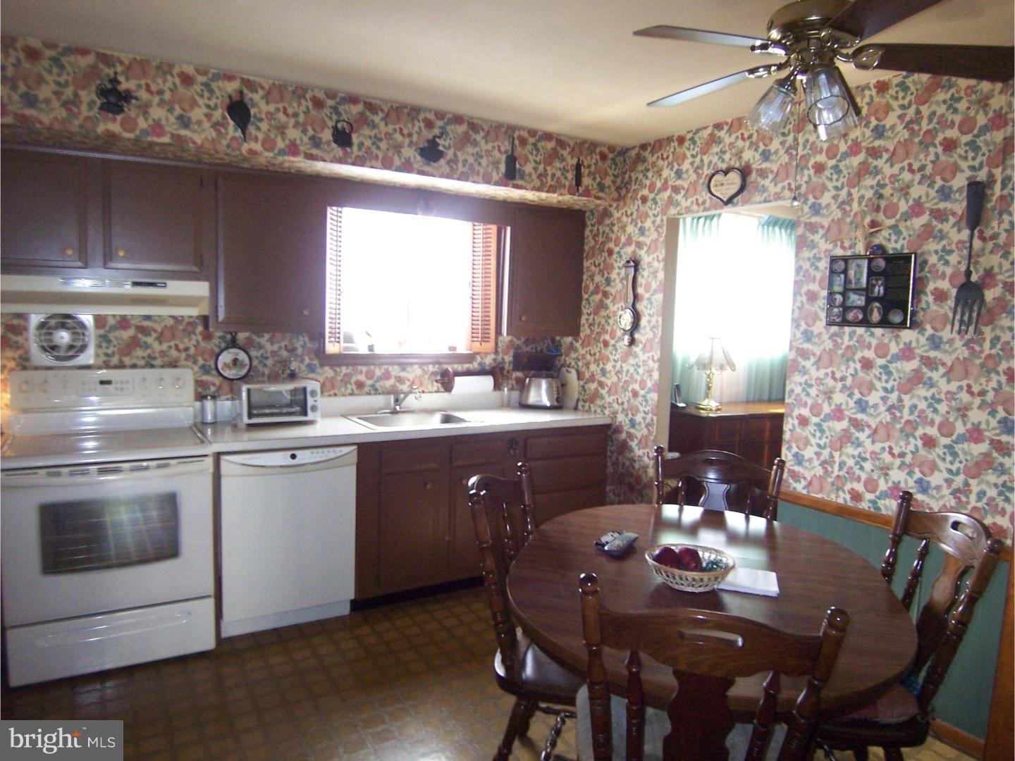 518 Schick Road Aston, PA 19014 - Photo 8 of 22 Kitchen