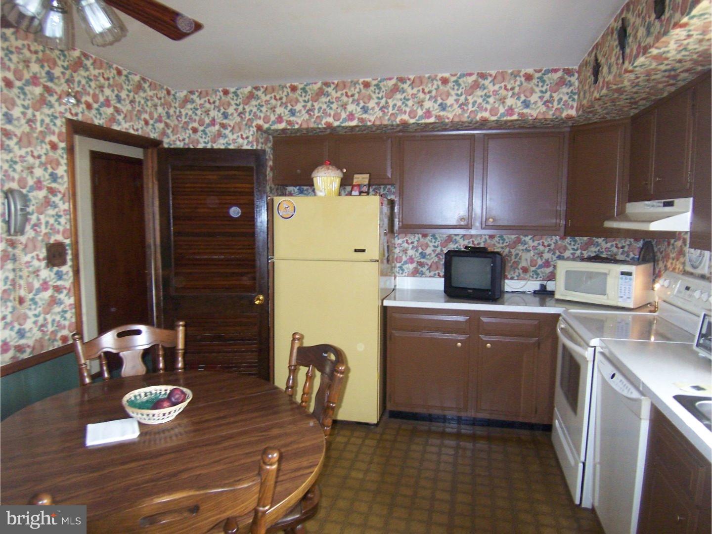 518 Schick Road Aston, PA 19014 - Photo 9 of 22 Kitchen