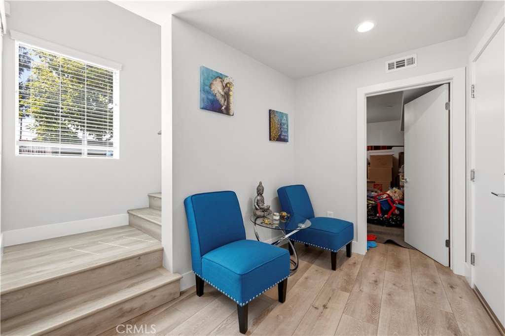 7960 Telegraph Road Downey, CA 90240 - Photo 5 of 59 Entrance