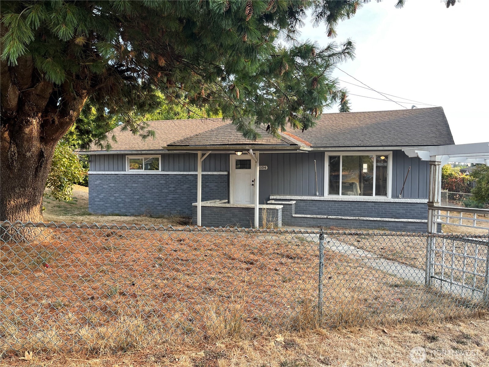 1104 Walnut Street Bremerton, WA 98310 - Photo 1 of 16 Gallery Image 1