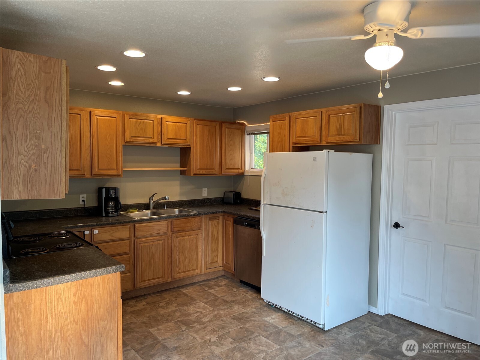 1104 Walnut Street Bremerton, WA 98310 - Photo 11 of 16 Gallery Image 11