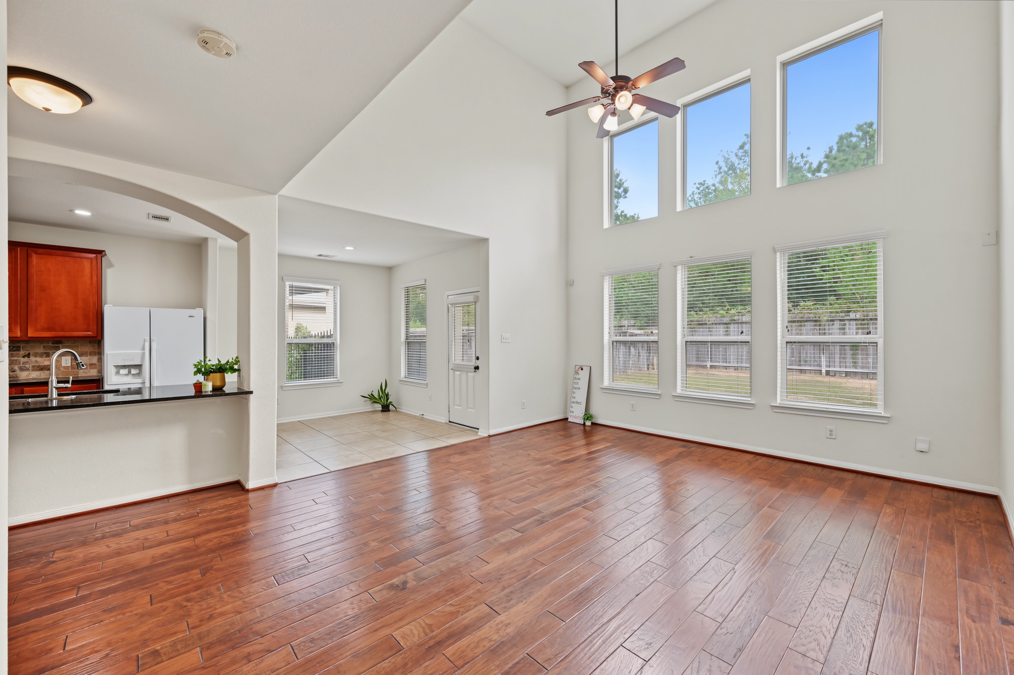 11 Sagamore Ridge Place Spring, TX 77389 - Photo 7 of 42 Gallery Image 7