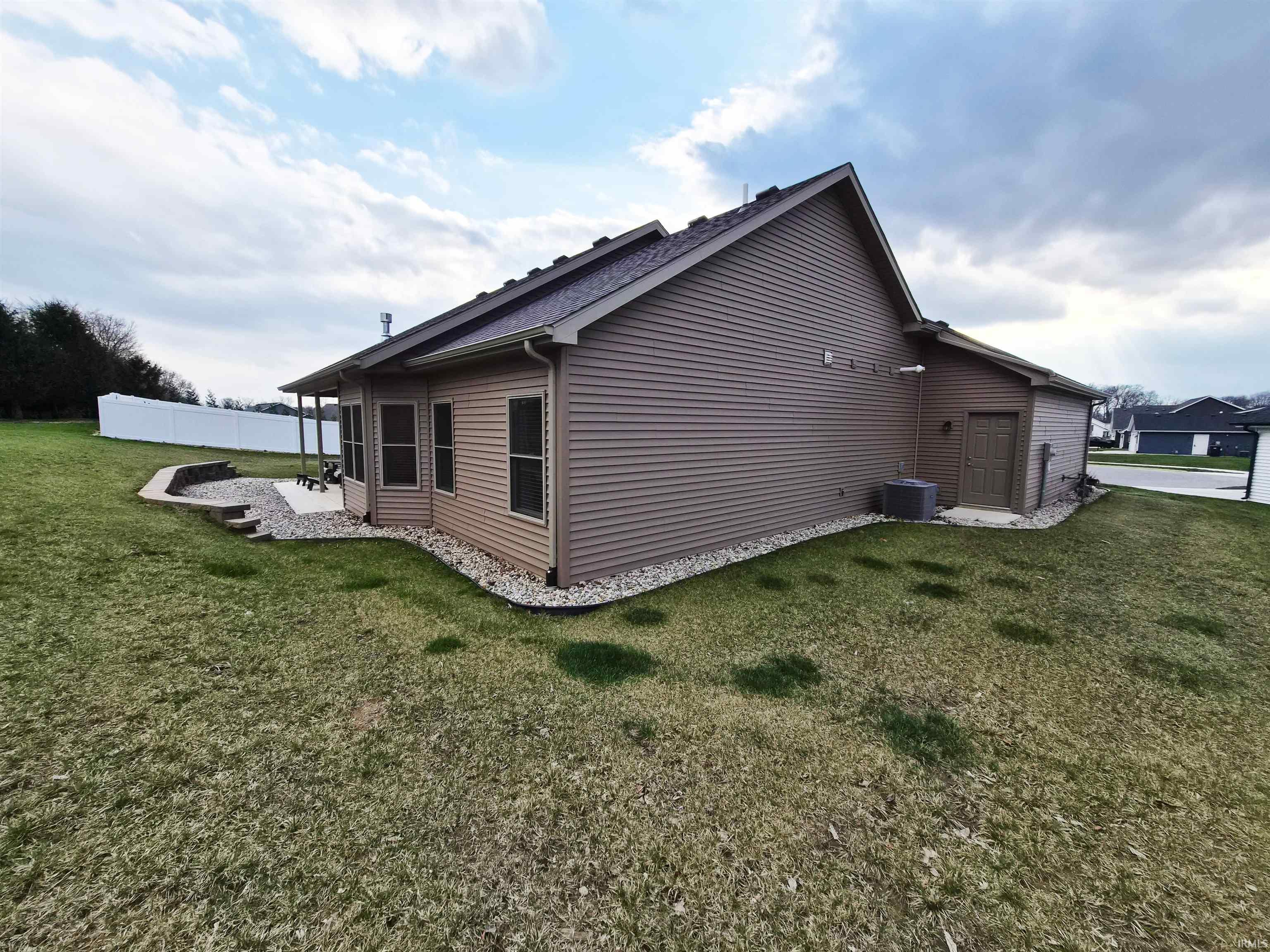 3990 Kings Pass Warsaw, IN 46582 - Photo 25 of 28