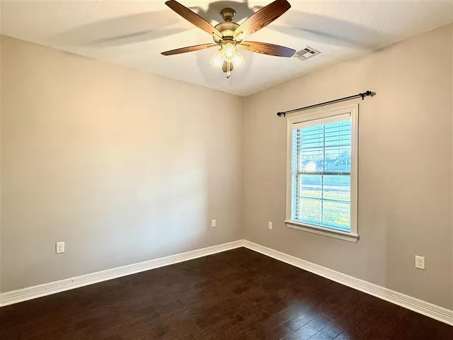 $2,300 | 3680 Lawrence Lane, Lake Charles, LA 70605