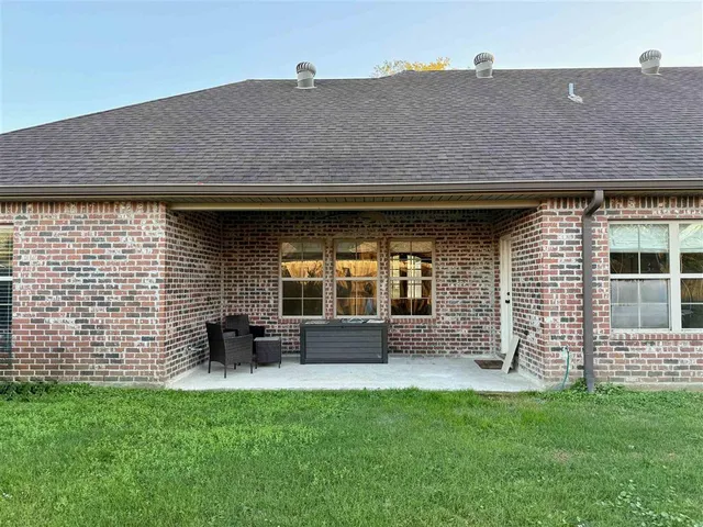 $2,300 | 3680 Lawrence Lane, Lake Charles, LA 70605