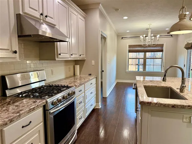 $2,300 | 3680 Lawrence Lane, Lake Charles, LA 70605