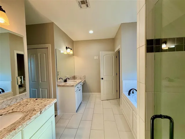 $2,300 | 3680 Lawrence Lane, Lake Charles, LA 70605