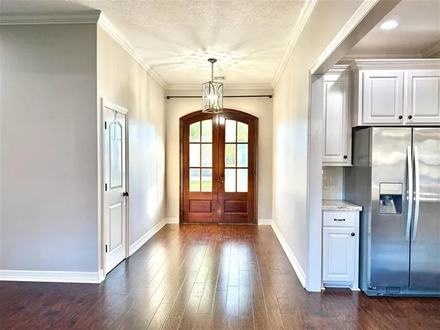 $2,300 | 3680 Lawrence Lane, Lake Charles, LA 70605