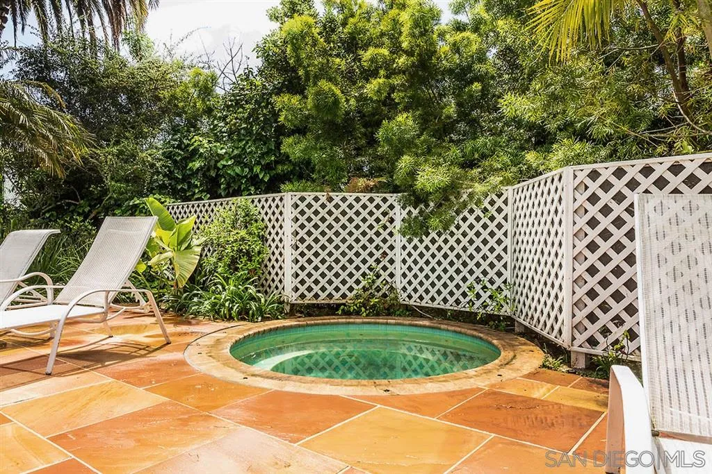 8317 La Jolla Shores Drive La Jolla, CA 92037 - Photo 23 of 25 a view of a jacuzzi