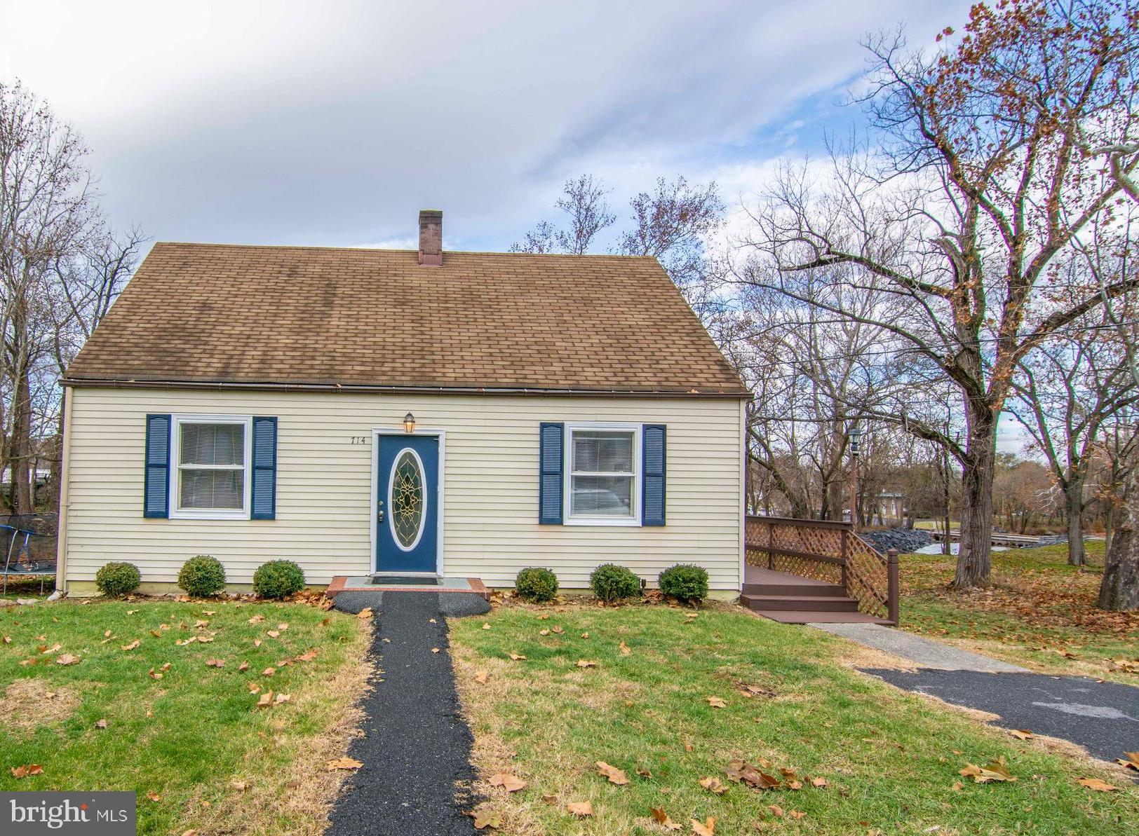 714 Crosby Road Front Royal, VA 22630 - Photo 2 of 35
