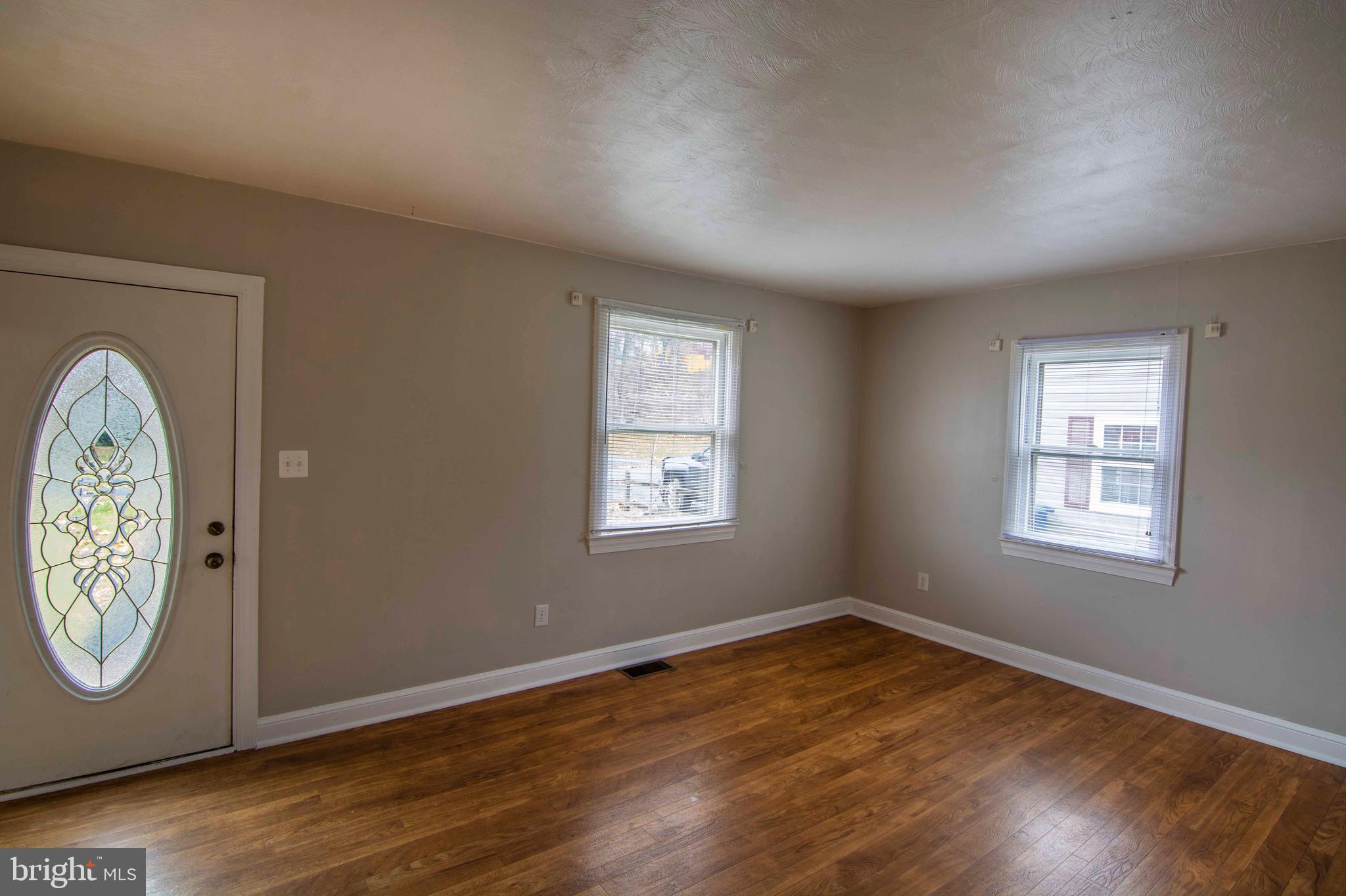 714 Crosby Road Front Royal, VA 22630 - Photo 5 of 35