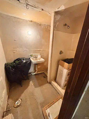 $499,000 | 4013 South Wayne Avenue, Fort Wayne, IN 46807