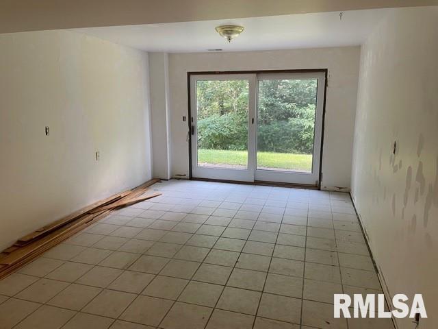 164 Hightide Drive Decatur, IL 62521 - Photo 9 of 21 Gallery Image 9