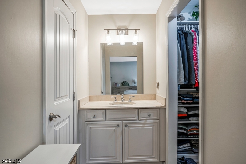38 Fieldstone Road Bedminster, NJ 07921 - Photo 17 of 30