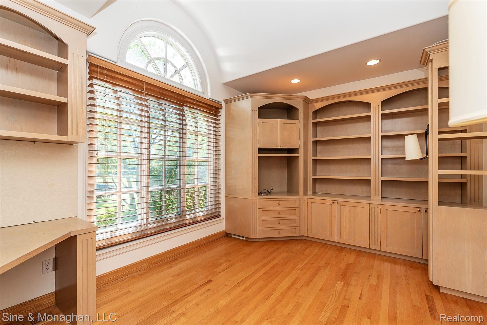 855 Rivenoak Street Birmingham, MI 48009 - Photo 10 of 55 DSC_6656.jpg