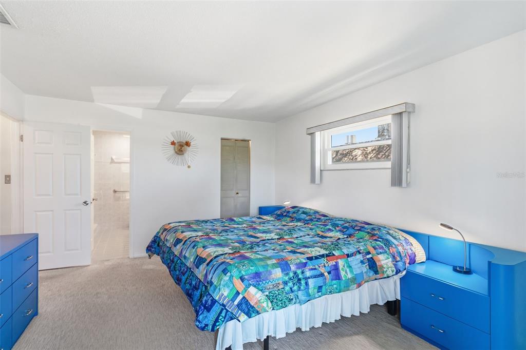 531 Sutton Place, Unit 14 Longboat Key, FL 34228 - Photo 11 of 29