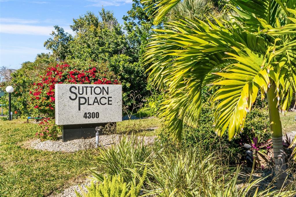 531 Sutton Place, Unit 14 Longboat Key, FL 34228 - Photo 15 of 29