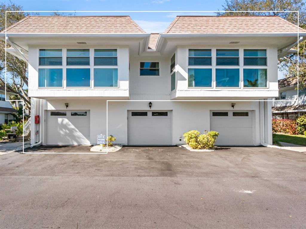 531 Sutton Place, Unit 14 Longboat Key, FL 34228 - Photo 2 of 29