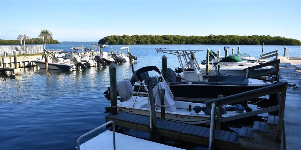 531 Sutton Place, Unit 14 Longboat Key, FL 34228 - Photo 26 of 29