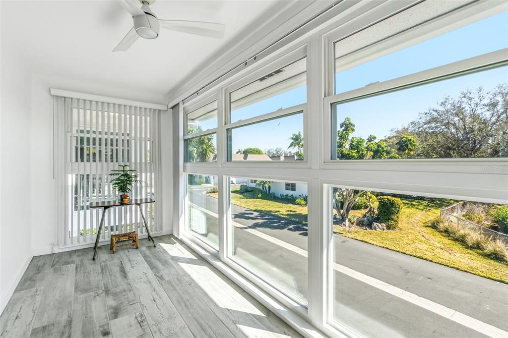 531 Sutton Place, Unit 14 Longboat Key, FL 34228 - Photo 10 of 29